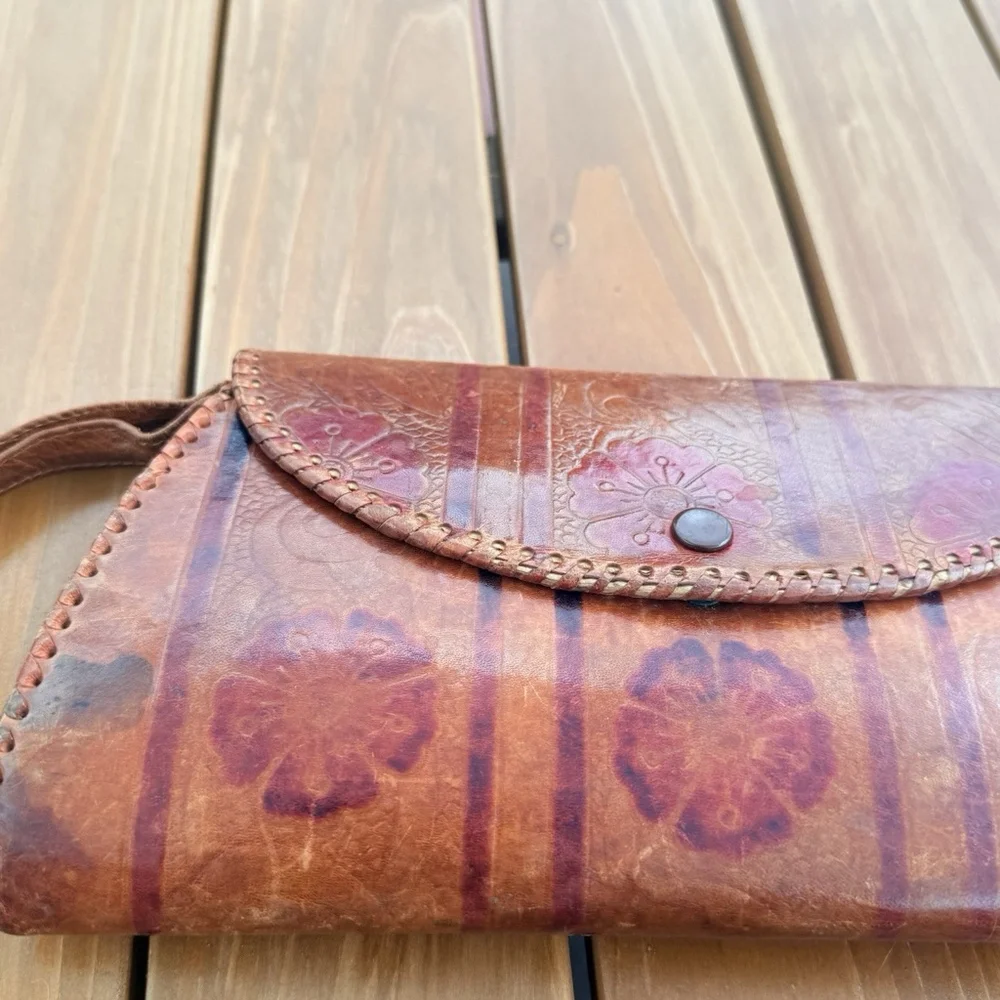 Vintage 70s Medium Leather Handtooled Handpainted Clutch Bag Handbag